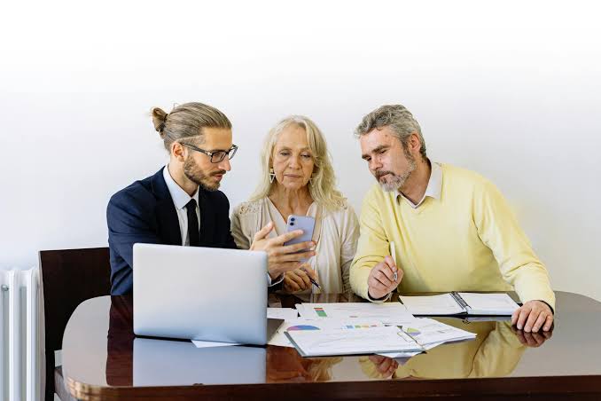 Lower Business Costs Without Sacrificing Growth